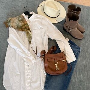 SHIRT: WINTER WESTERN EDIT! Perfect for the RODEO. GAP Classic White Button-Up